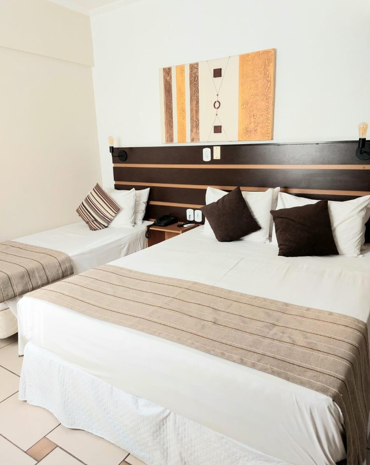 Hotel Ferraz Pouso Alegre Bagian luar foto