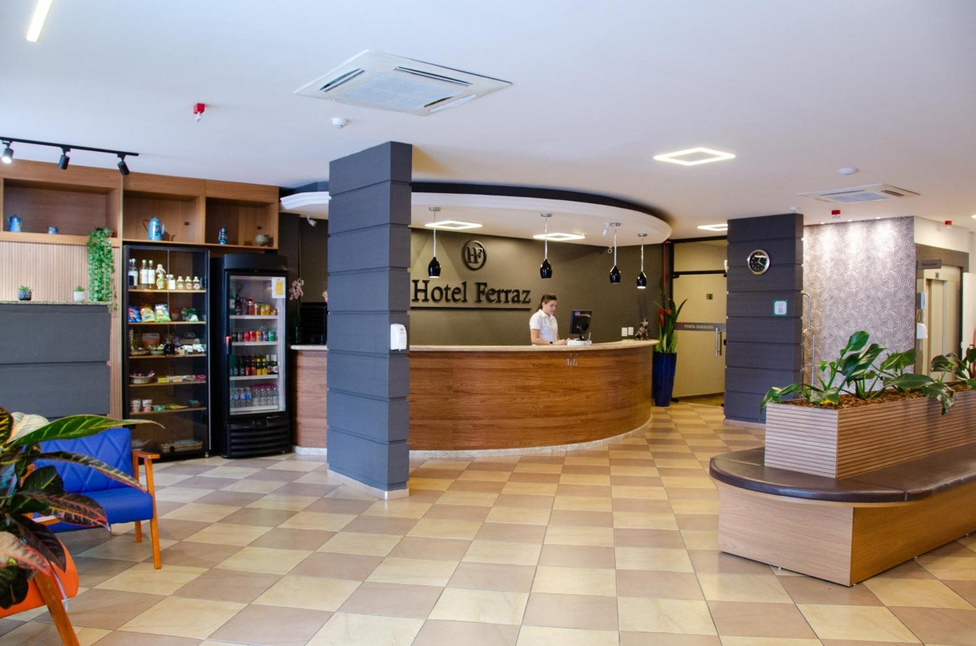 Hotel Ferraz Pouso Alegre Bagian luar foto