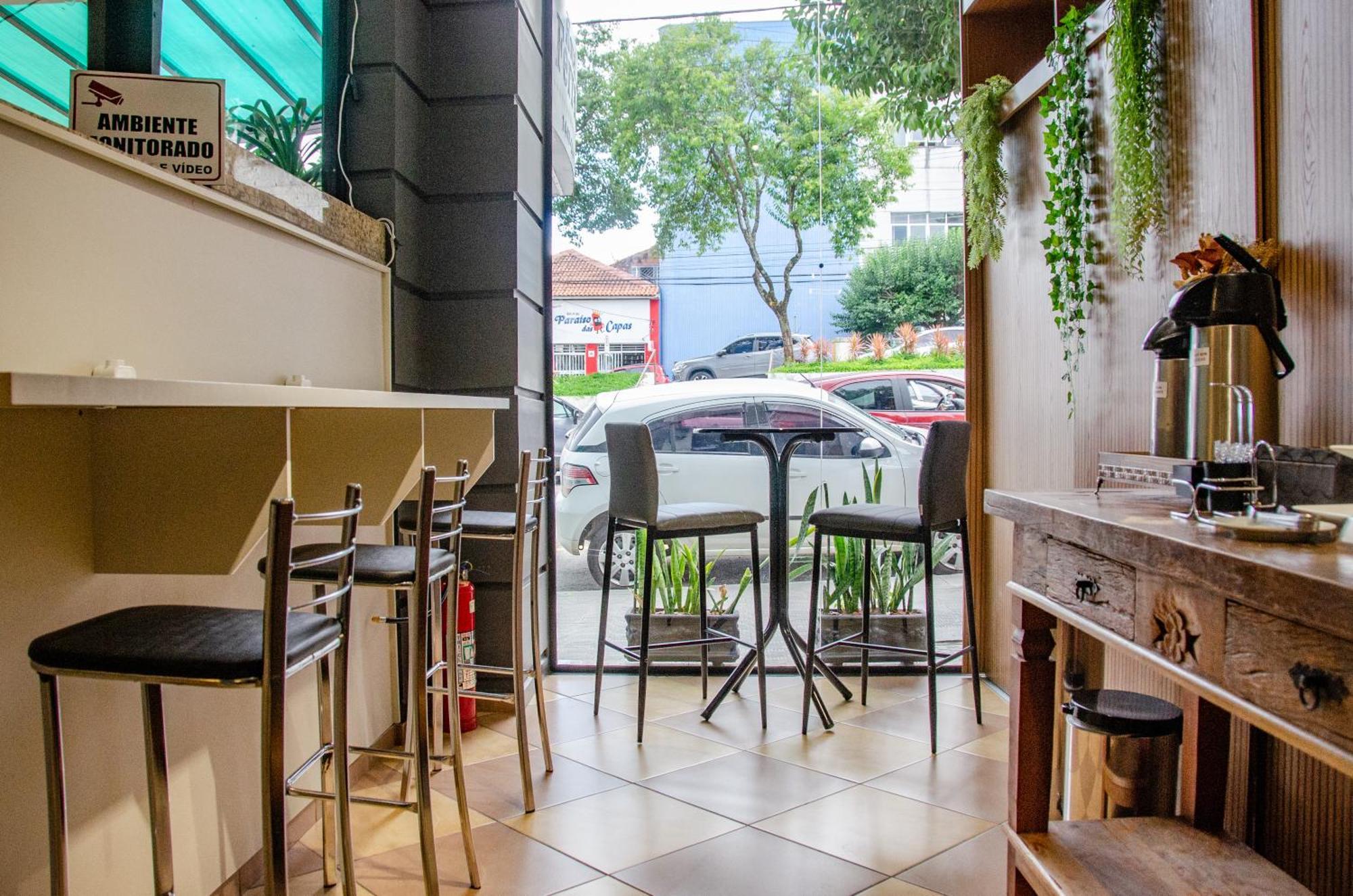 Hotel Ferraz Pouso Alegre Bagian luar foto