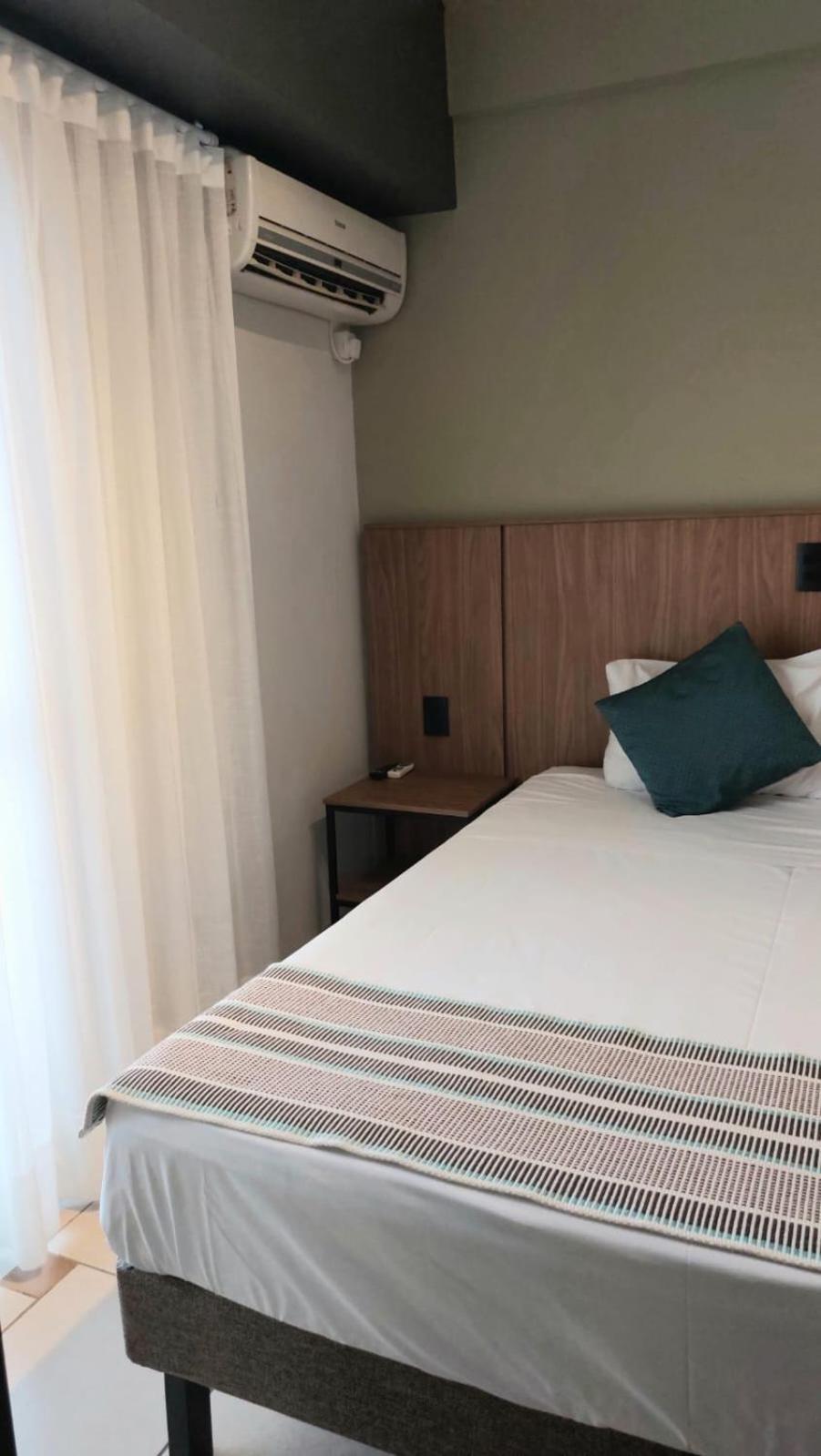 Hotel Ferraz Pouso Alegre Bagian luar foto