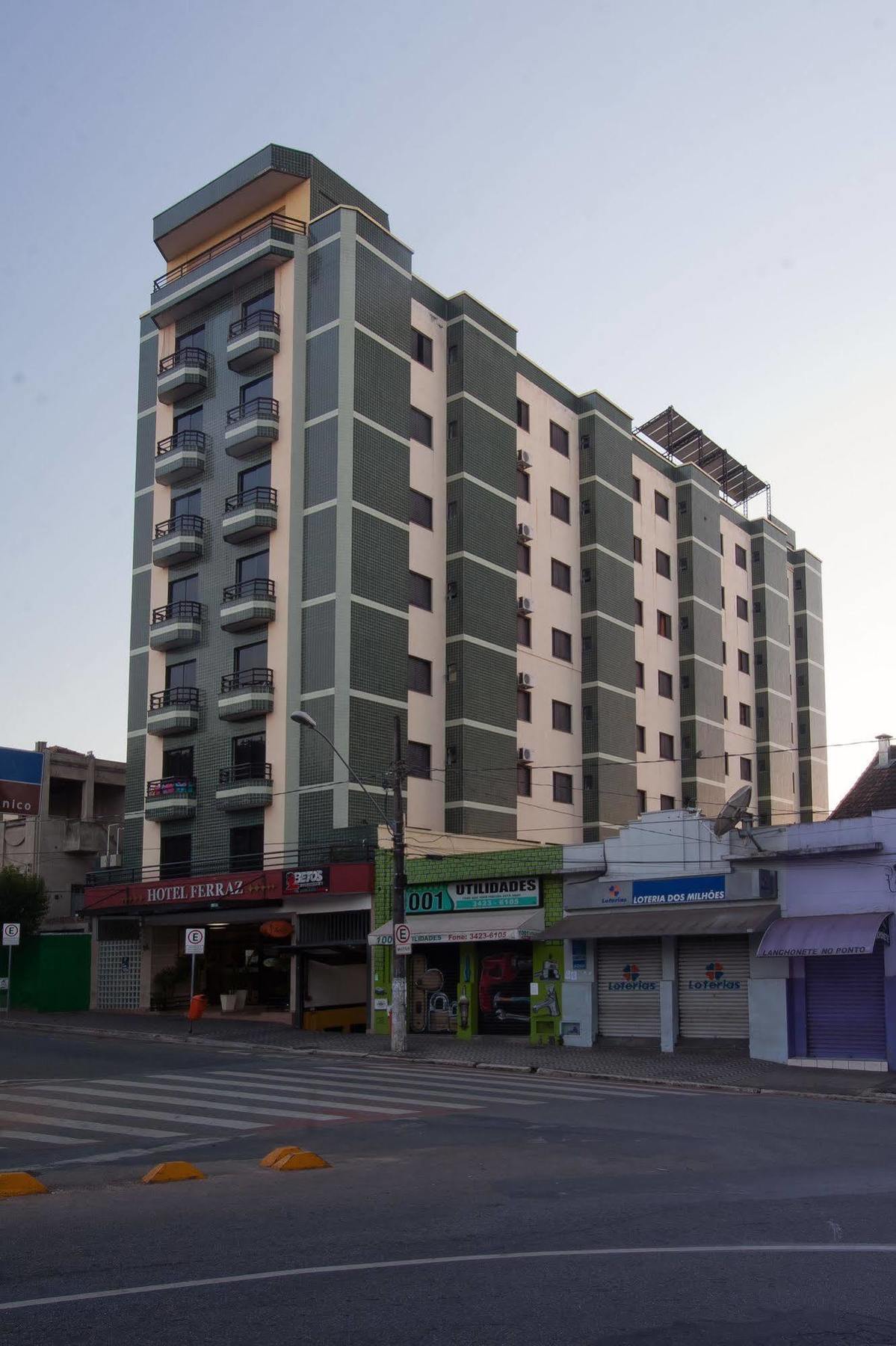 Hotel Ferraz Pouso Alegre Bagian luar foto