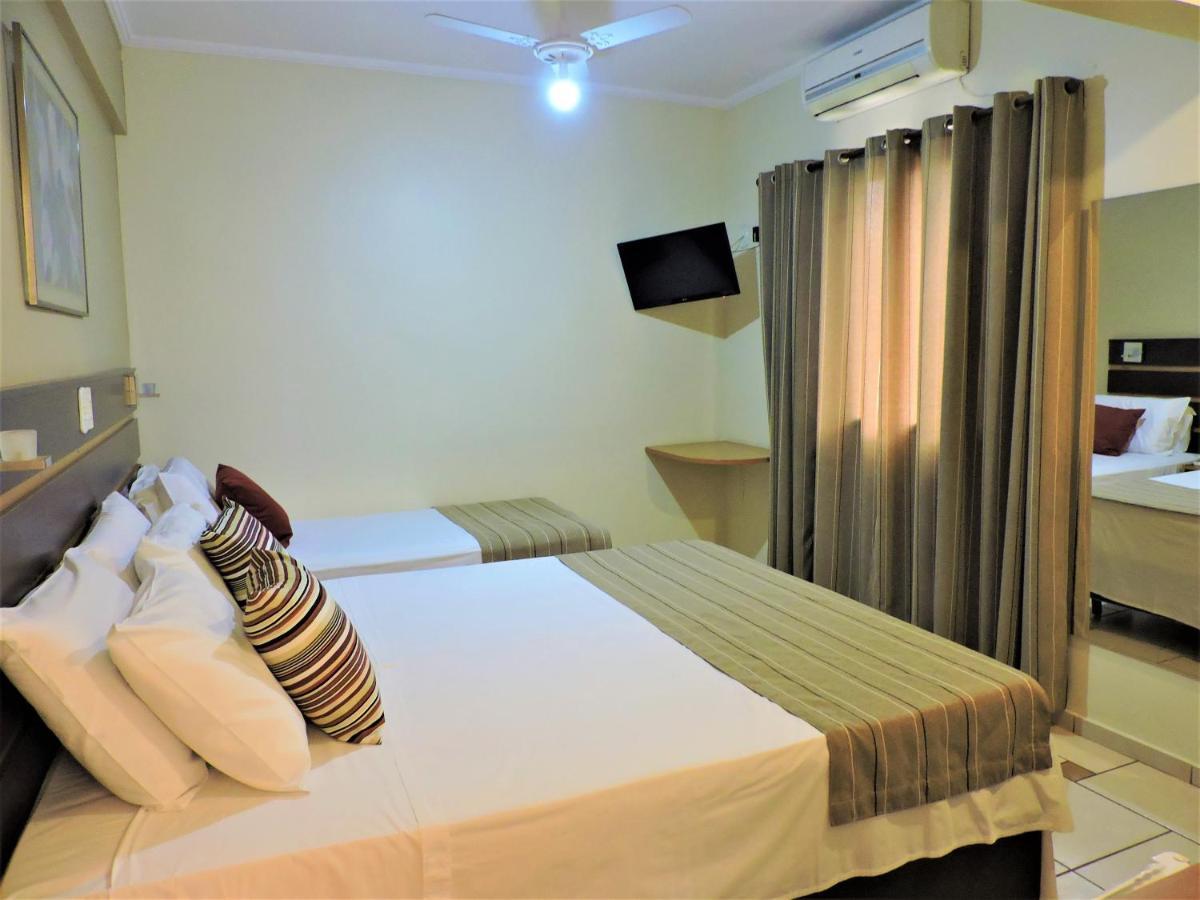 Hotel Ferraz Pouso Alegre Bagian luar foto