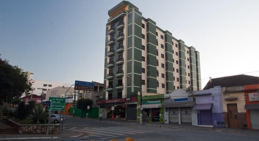 Hotel Ferraz Pouso Alegre Bagian luar foto