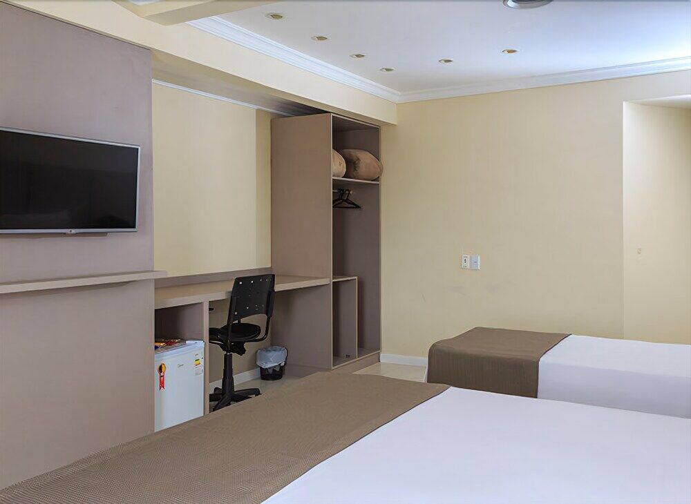 Hotel Ferraz Pouso Alegre Bagian luar foto